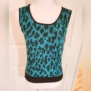 NWT Women's sleeveless knit top